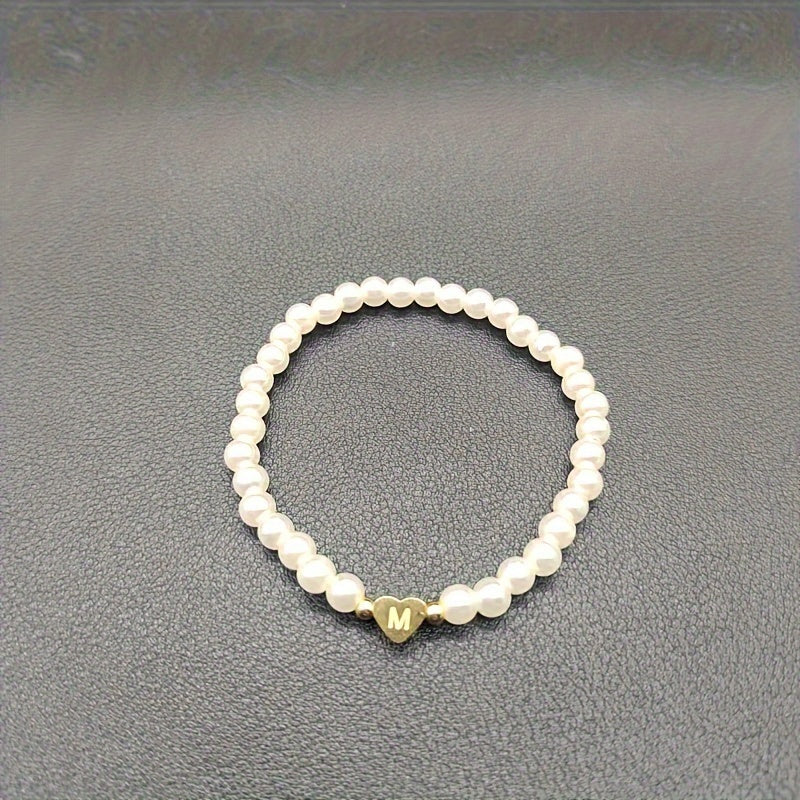 Damen Perlenarmband - Goldfarbener Herz-Buchstaben-Anhänger