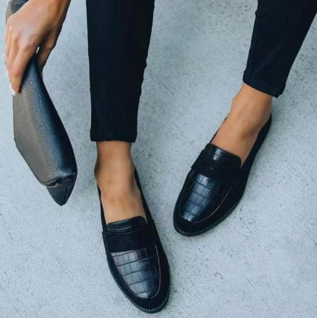Elegante Schwarze Strukturierte Slip-On-Loafer für Damen