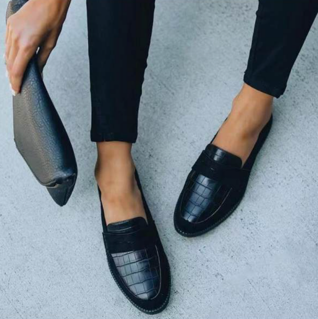 Elegante Schwarze Strukturierte Slip-On-Loafer für Damen