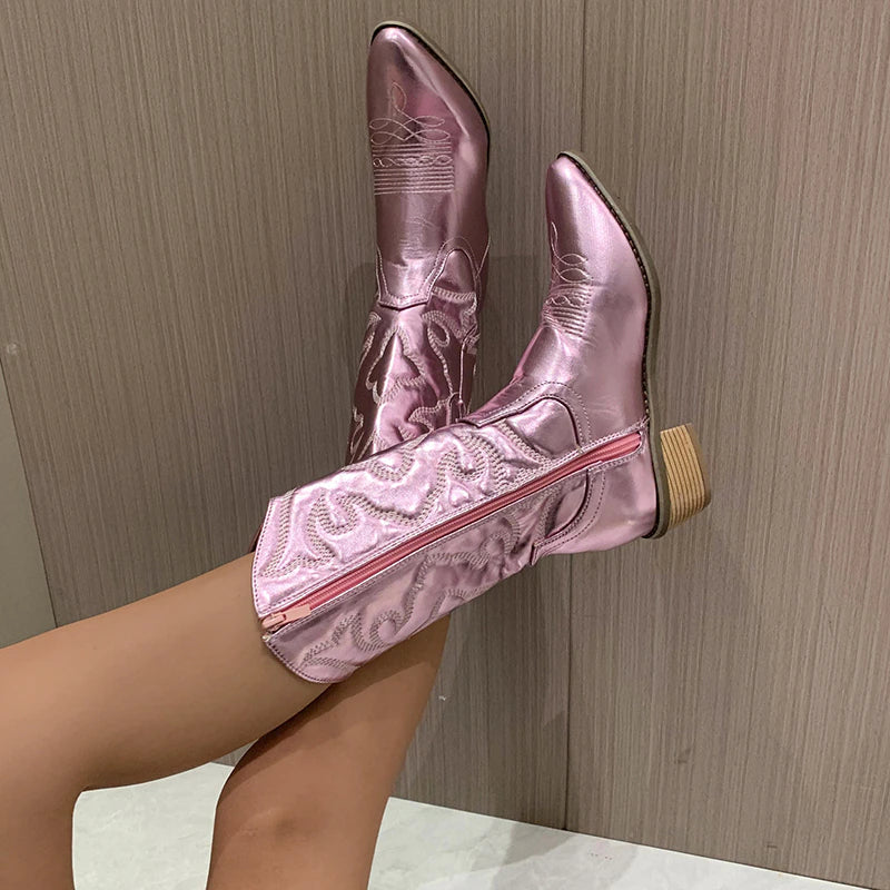 Damen Cowboystiefel in Metallic-Optik – Mit Stickerei-Detail