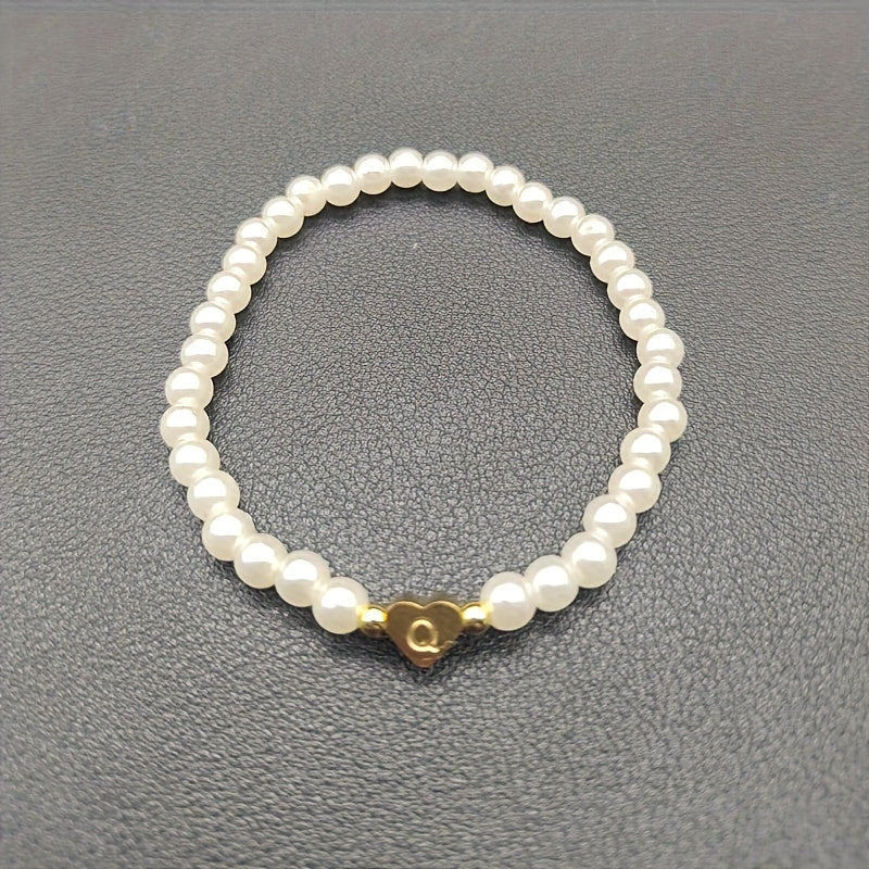 Damen Perlenarmband - Goldfarbener Herz-Buchstaben-Anhänger