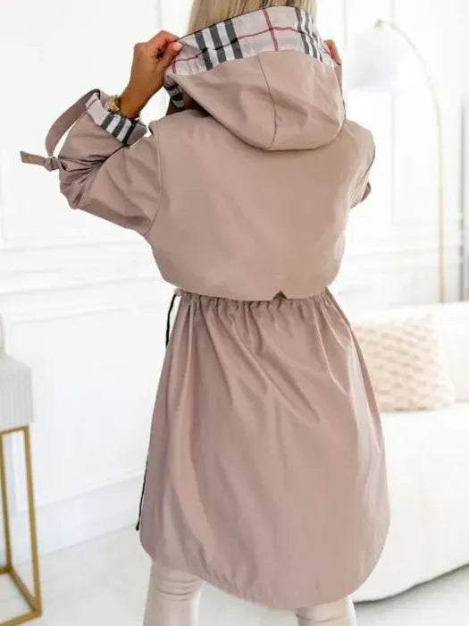 Damen Taillierter Trenchcoat – Wasserdichter Mantel mit Kapuze